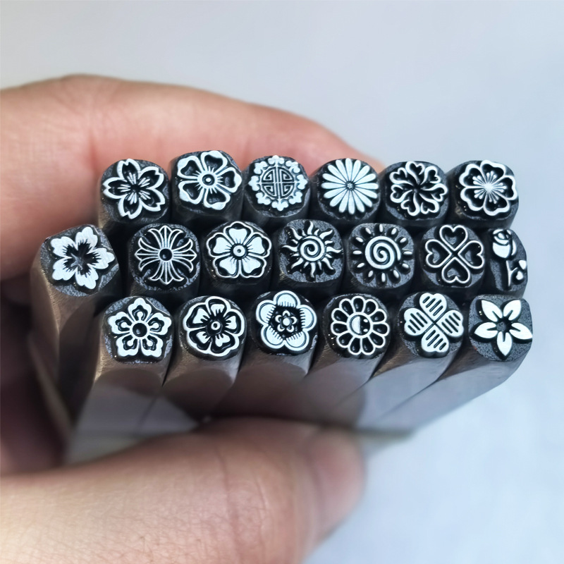 ชุดเครื่องมือปั๊มและแกะสลักโลห - Jewelry Making Kit Professional บทวิจารณ์และราคา
